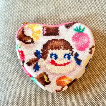 LOVERARY BY FEILER 페코짱 하트형 파우치