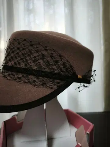 maxim 고급 울 페 햇 블랙 넷 장식