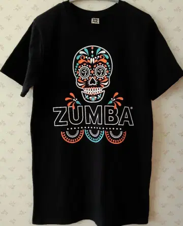 ZUMBA 컬러풀 스컬 반팔 T셔츠