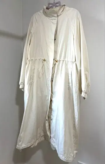 플라스테 롱 스텐카라 코트 화이트