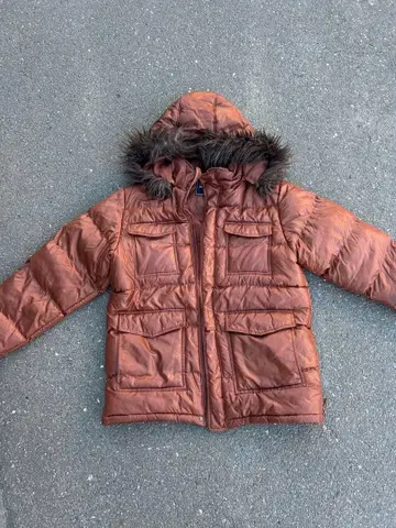 브라운 다운 자켓 후드 부착