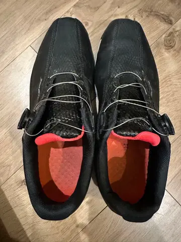 블랙/레드 스니커즈 275 사이즈