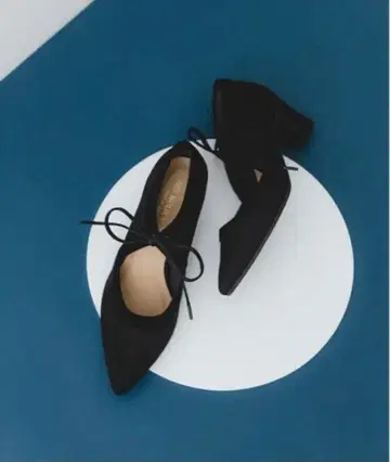 [ 미사용 새상품 ] RODE SKO 청키힐 리본 펌프스 37 블랙