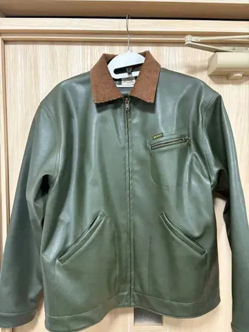올리브 그린 가죽 자켓 backers
