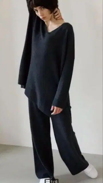 나곤스탠스 니트 셋업