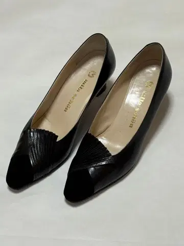 mila schon 블랙 가죽 하이힐 펌프스