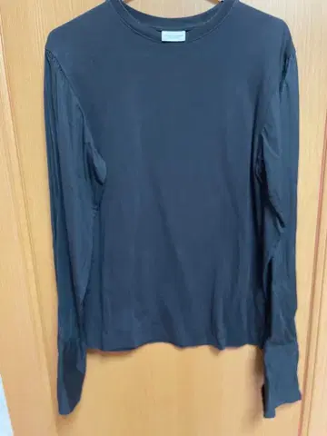 드리스반노튼 롱T셔츠