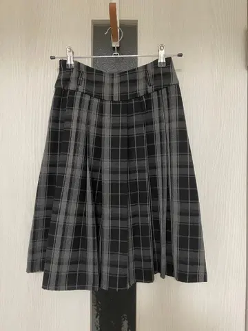 체크 무늬 플리츠 스커트 그레이 블랙 무릎 기장