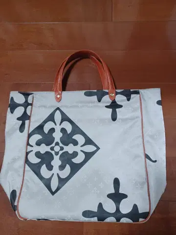 플로럴 디자인 토트백