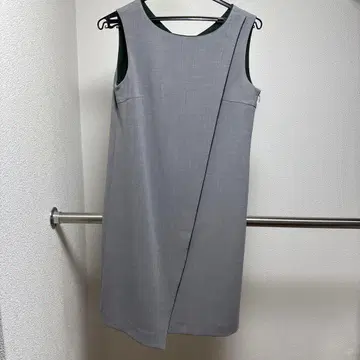 비대칭 그레이 슬리브리스 원피스