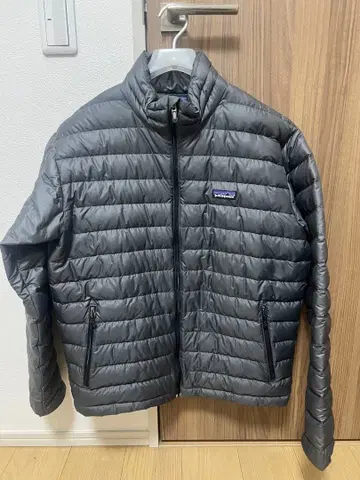 patagonia 그레이 다운 자켓 M 사이즈