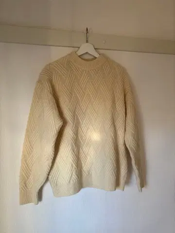 에디피스 니트 화이트