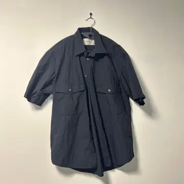 MAISON SPECIAL 블랙 반팔 셔츠