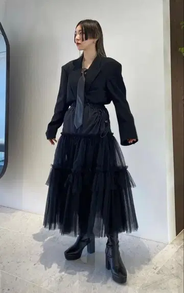 [ 데미지 있음 ] Her Praha 하프라하 샤샤 스커트