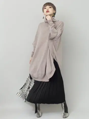 오스모시스 라운드 헴 롱 니트 풀오버