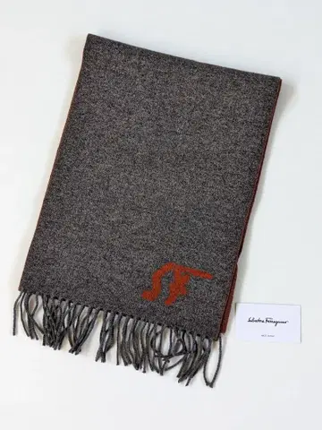 택 포함 새상품 페라가모 Salvatore Ferragamo 머플러
