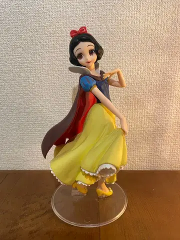 백설공주 피규어 애니메이션 스타일