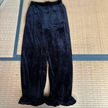 로리즈팜 벨벳 프릴 밑단 캐주얼 팬츠