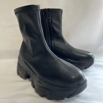 로리즈팜 스트레치 스니커즈부츠 숏부츠 통굽 블랙