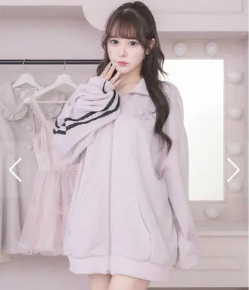 pium 더블 라인 비쥬 프린트 지퍼 맨투맨