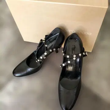 새상품급 sergio rossi 스터드 장식 하이힐 블랙