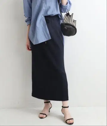 IENA 랜덤 리브 컷 스커트 네이비