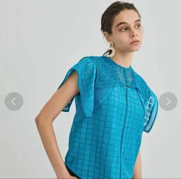 UNITED TOKYO 스퀘어 레이스 블라우스 정가 15400