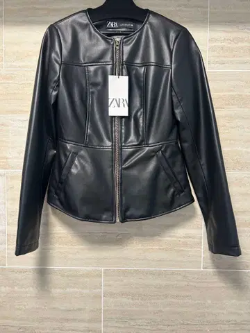 ZARA 블랙 가죽 자켓 M 사이즈