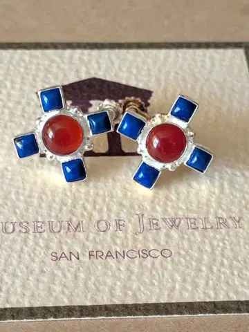 뮤지엄 오브 주얼리 귀찌 cl