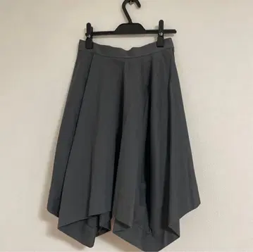 비비안 그레이 플레어 스커트 비대칭 헴