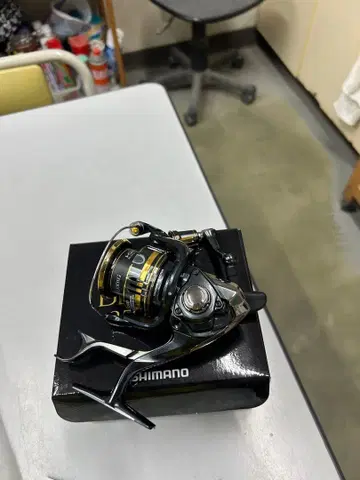 SHIMANO BB-X DESPINA 2500DXG 스피닝 릴