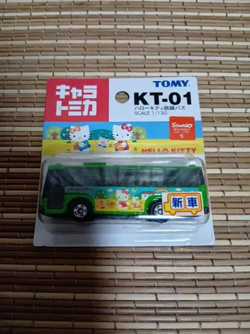 [ 미개봉 새상품 ] 캐릭터 토미카 KT-01 헬로키티 버스 1/130