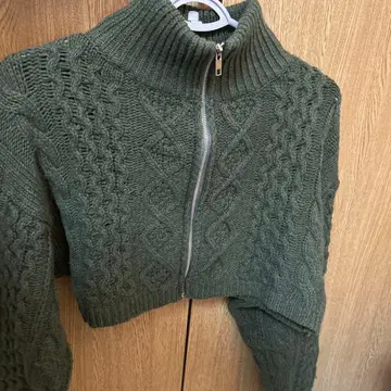 nugu 케이블 터틀넥 크롭 집업