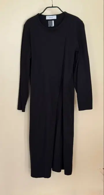 FACETASM 블랙 슬릿 롱 원피스 긴팔