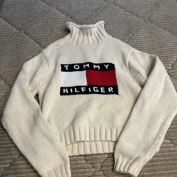 TOMMY HILFIGER 터틀넥 스웨터