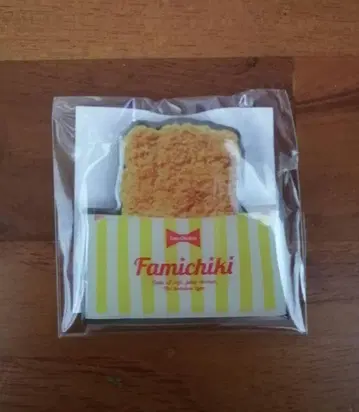 파미치키 핀 배지