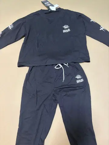 블랙 로고 셋업