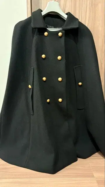블랙 케이프 코트 더블 브레스트