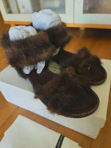 미사용품 성숙/러블리 푹신푹신 샌들 다가오는 계절에 양말 신고 귀엽게