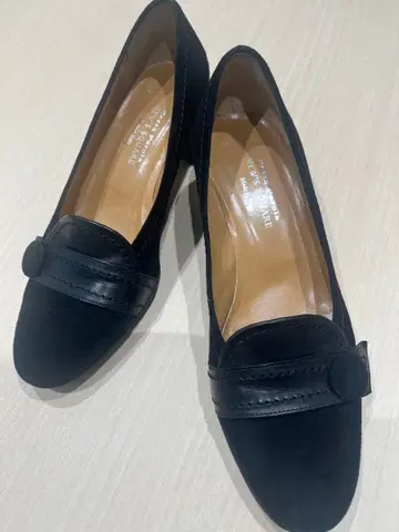 블랙 로퍼 스타일 펌프스 중간 힐