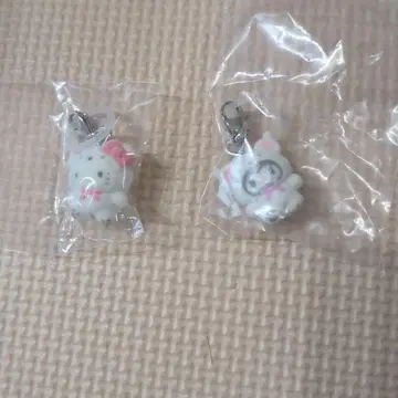 헬로키티 쿠로미 아크릴 키링 세트