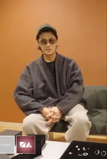 아카니시 진 가디건 완판템