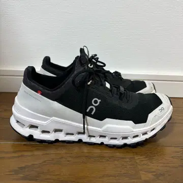 On W25cm 클라우드 울트라 여성용 스니커즈