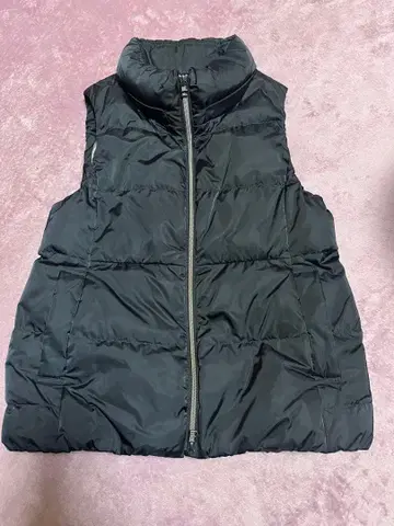 블랙 다운 베스트 후드 부착