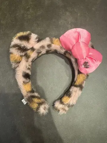 [ 당일 발송 ] 헬로키티 레오파드 무늬 핑크 유니버셜 머리띠