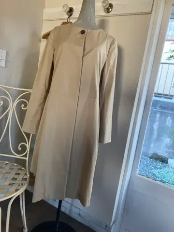 Ballsey 베이지 노카라 코트