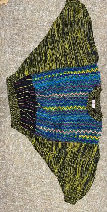 컬러풀 지그재그 니트 스웨터 돌먼 슬리브