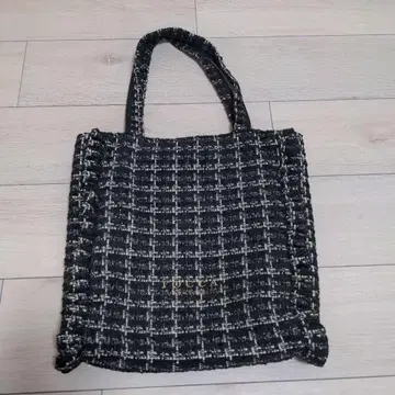 TOCCA 용아 콜라보 트위드 토트백