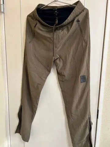 [ 새상품급 ] SAYSKY 세이스카이 2 in 1 러닝 팬츠 사이즈 M