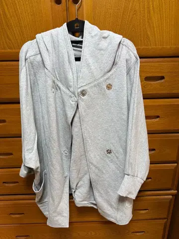 mercibeaucoup 메르시보쿠 코트풍 돌먼 후드티 그레이